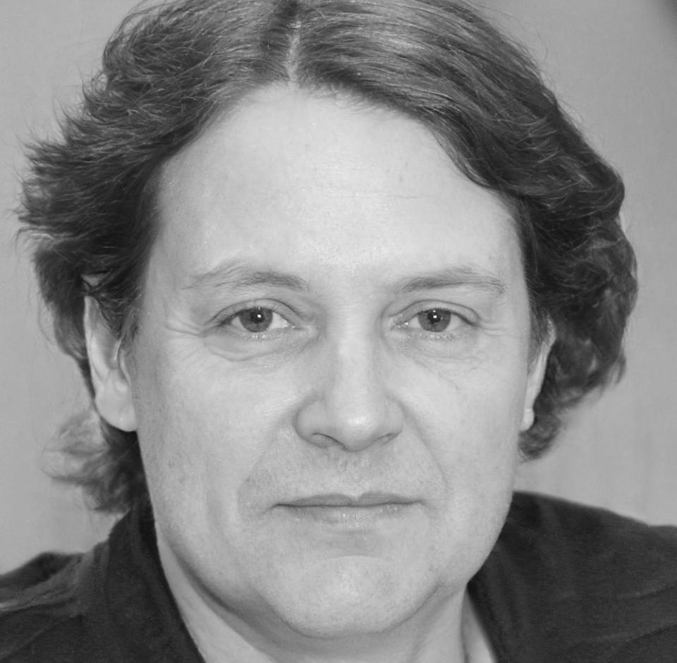 Investment analysis expert